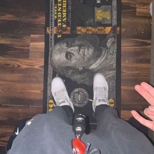 Meet your Posher, Hunter